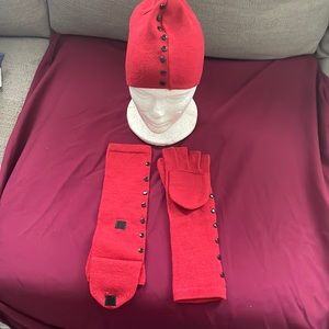 NWOT  Fingerless Glove/Hat Set